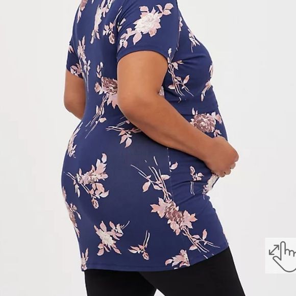 2\$30 🎉Host Pick🎉 NWT TORRID MATERNITY NURSING TOP - SUPER SOFT NAVY - Picture 4 of 6